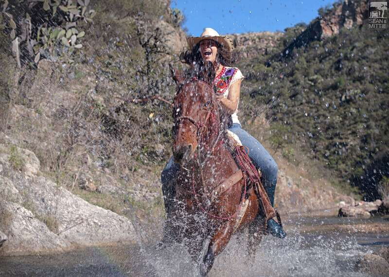San Miguel Allende: Half-Day Horseback Riding Adventure - River crossings and cattle ranch country