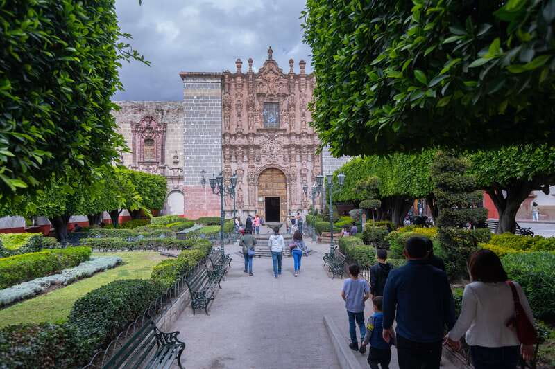 San Miguel: Landmarks and Lunch Walking Tour in English - Booking details worth knowing