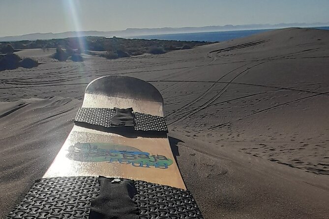 Sandboarding in the Mogote Dunes in Mexico - Who will enjoy this most?