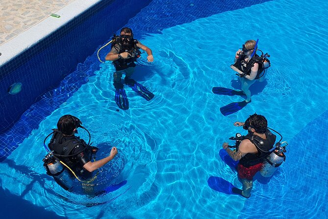 Scuba Diving Under Water Museum and Reef for beginners - Manchones Reef and the second underwater session