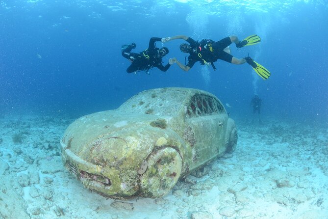 Scuba Diving Under Water Museum and Reef for beginners - Pool training before the Caribbean