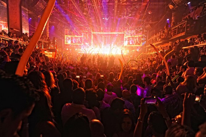 Skip the line: Cancun Coco Bongo Gold Member Entrance Ticket - Who will enjoy this night most