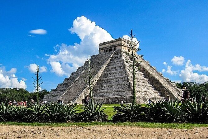 Small Group Tour to Chichen Itza, Cenote and Ekbalam from Cancun - Chichen Itza before the crowds