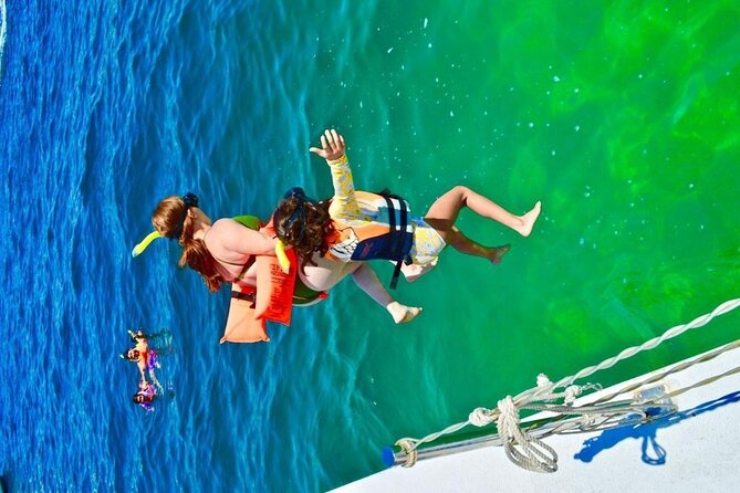 Snorkeling Catamaran Tour at Santa Maria Bay - Food, drinks, and the after-snorkel rhythm