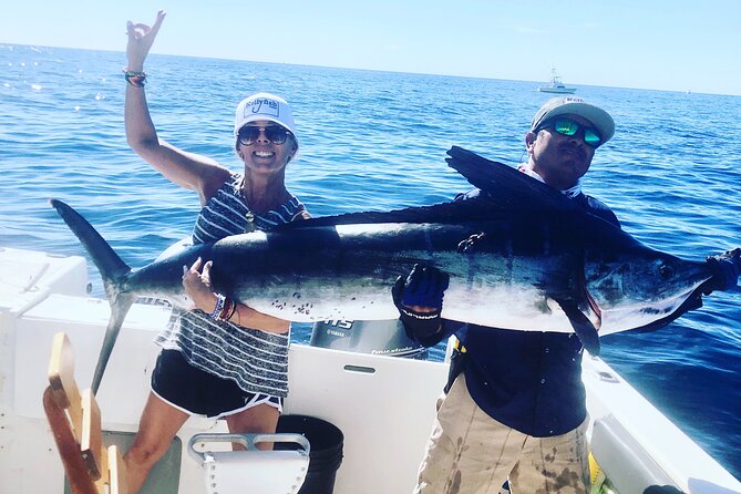 Sportfishing Charters in Cabo San Lucas with Kellyfish Cabo Sportfishing - What the crew does for beginners