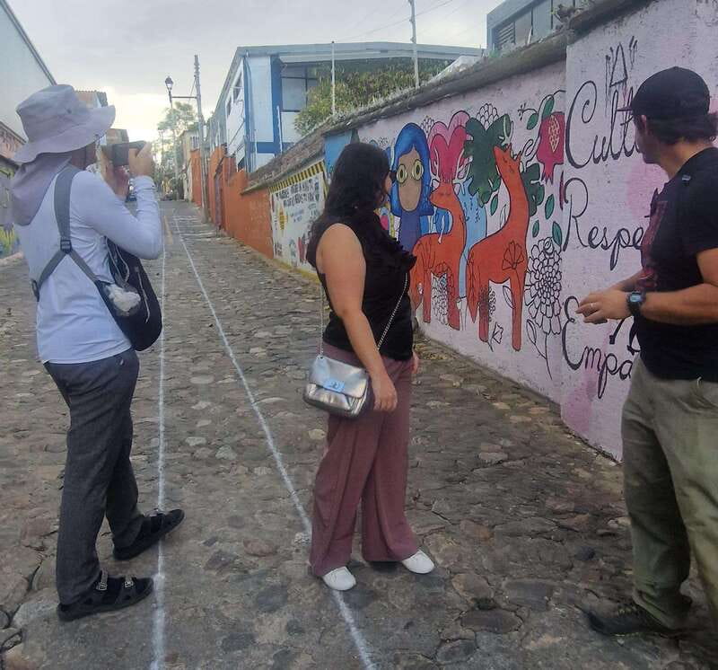 Street Art with an artist - Small details that improve the experience