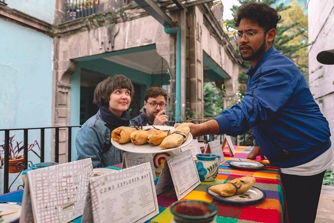 Street Food Tour with Friends - Chapultepec: a pause among monuments and trees