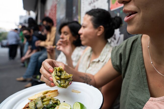 Street Food Tour with Friends - How much history will you get?
