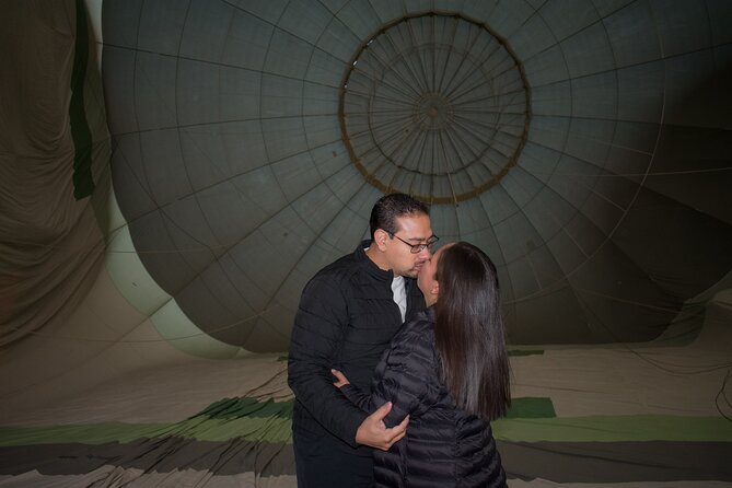 Sunrise Balloon Flight over Teotihuacan and Breakfast in Cueva - Walking through the pyramids with Jesus