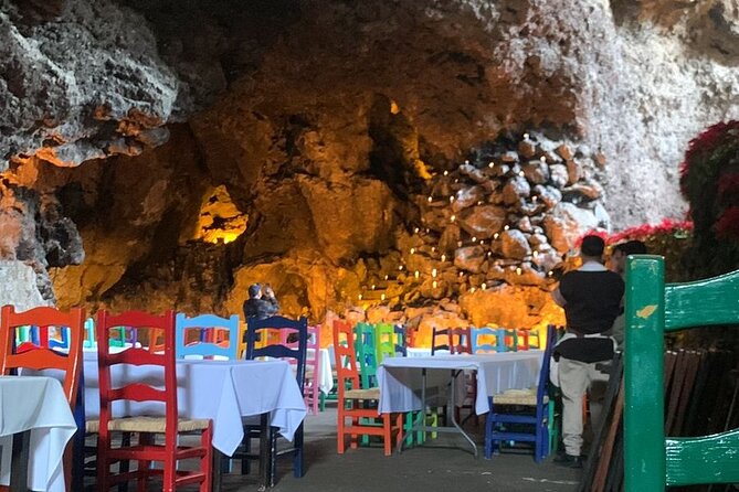 Sunrise Balloon Flight over Teotihuacan and Breakfast in Cueva - What the MX$178.83 price really covers
