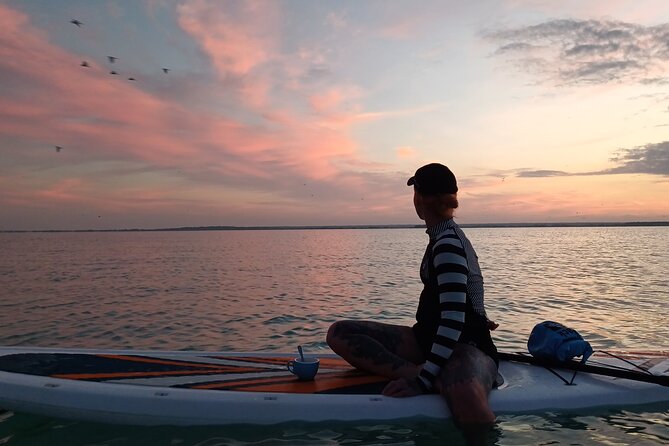 Sunrise on Paddleboard with breakfast in the lagoon of 7 colors - Coffee and fruit make the early start easier