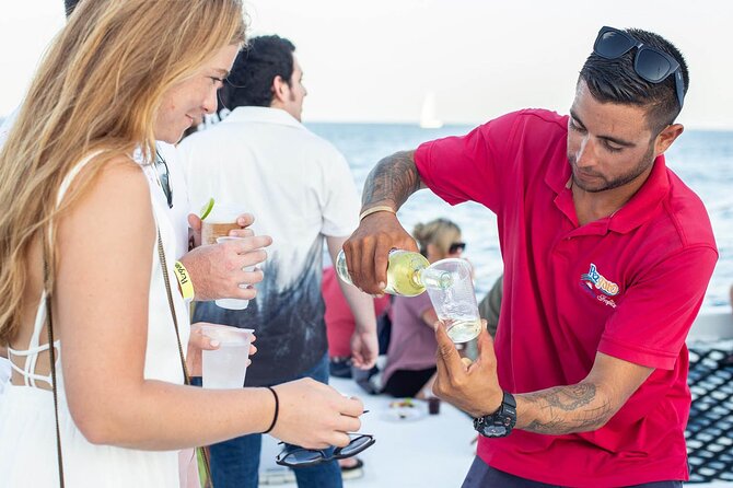 Sunset Cruise in Los Cabos with Jazz and Wine - Wine, cocktails, and the music