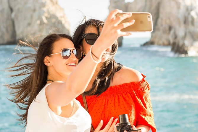 Sunset Fajitas Cruise in Los Cabos - The Arch and Land’s End in 30 minutes