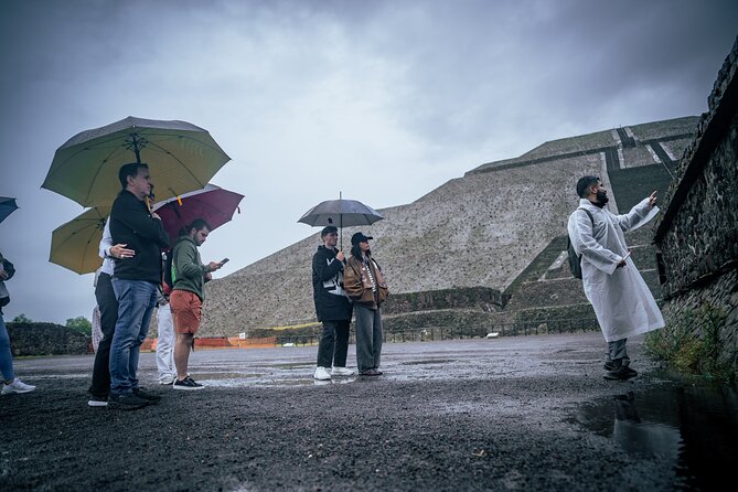 Teotihuacán 3 Pyramids Tour with Cave Breakfast + Transportation - Walking the Calzada de los Muertos and the Sun Pyramid