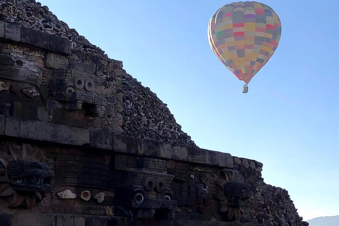 Teotihuacan Early Morning Tour: Avoid Crowds, & Expert Guide - Walking the Avenue of the Dead