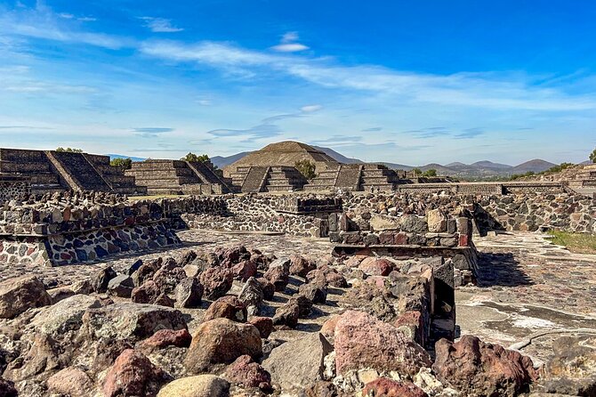 Teotihuacan, Guadalupe Shrine & Tlatelolco Day Tour with Lunch - Obsidian, tequila, and the shopping stop
