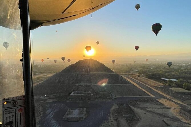Teotihuacán Hot Air Balloons from We Fly - The 30 to 45 minute flight over the valley