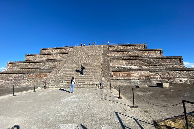 Teotihuacan Pyramids VIP Tour without Commercial Stops - The Pyramid of the Sun and your free time