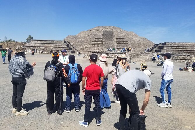 Teotihuacan Tour with Basilica of Guadalupe & Tlatelolco - Returning to the city