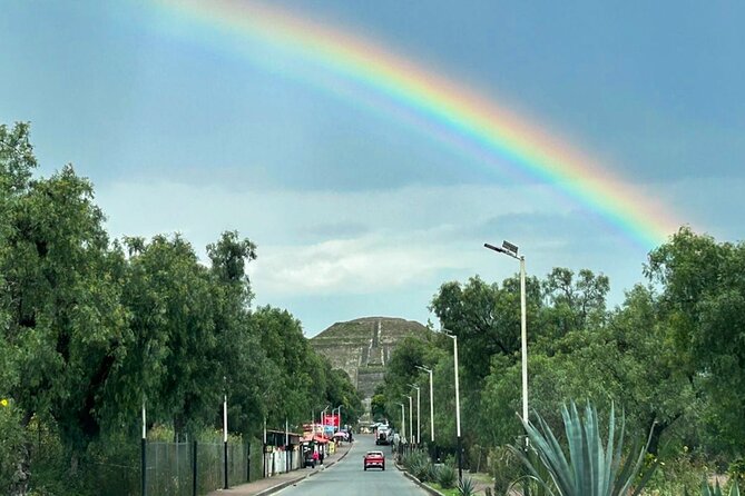 Teotihuacan without obligatory stops. No shops or restaurants. - Time, group size, and the value of $56