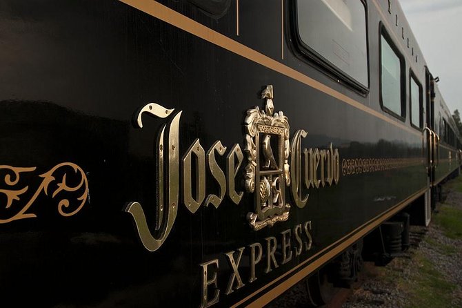 Tequila Day Trip from Guadalajara with Jose Cuervo Express Train - La Rojeña explains what is in your glass