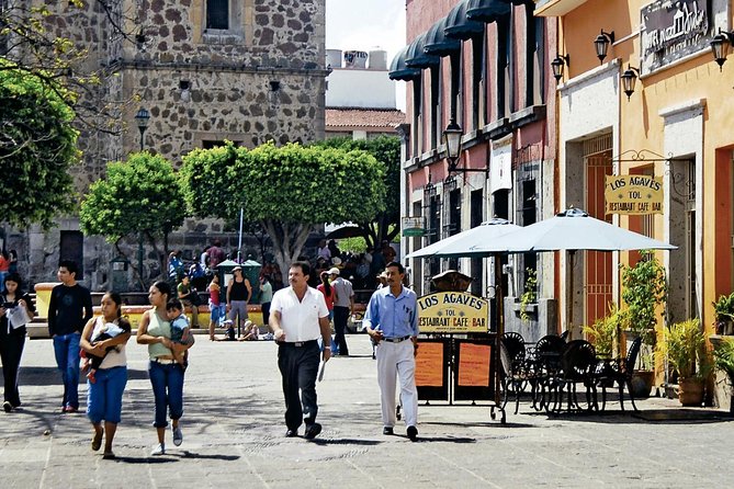 The Fire TOUR - Pyramids, Volcanoes, Agaves & Tequila - How the day works from Guadalajara