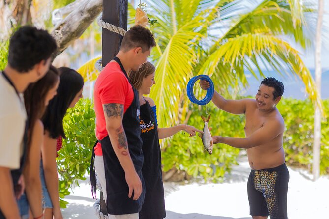 Tikinxic Barefoot Fish Guided Cookout Experience in Cozumel - Margaritas, flavored water, and the open-bar value
