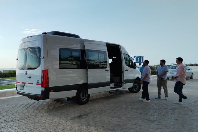 Transfer from Cancun airport to Cancun hotel zone 1 to 8 people - Flight Delays, Early Arrivals, and Waiting Time
