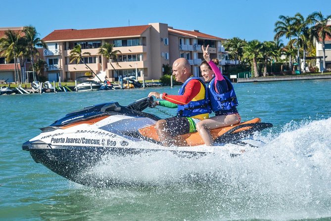 Waverunners Rentals in Cancun - The safety briefing comes before the speed