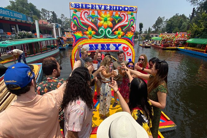 Xochimilco & Mexican Party with Guacamole & Unlimited Drinks - A floating party with a sense of place