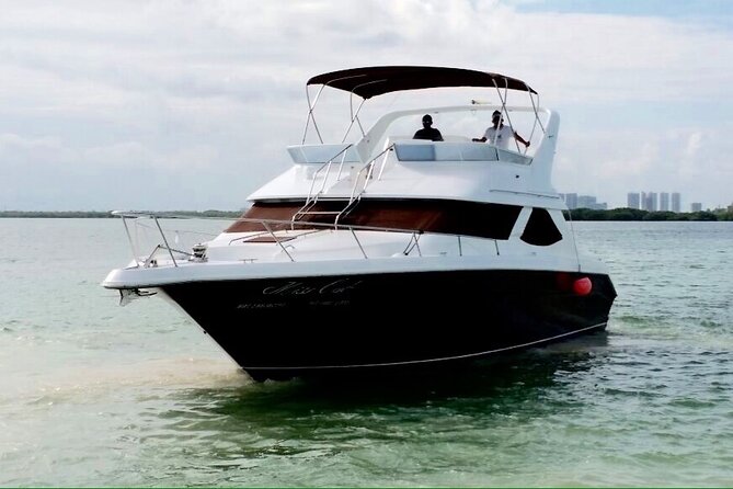 Yacht 48ft Rental in Cancun for up to 15 people - Celebrations work especially well here