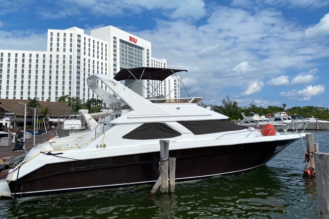 Yacht 48ft Rental in Cancun for up to 15 people - The real cost of the experience